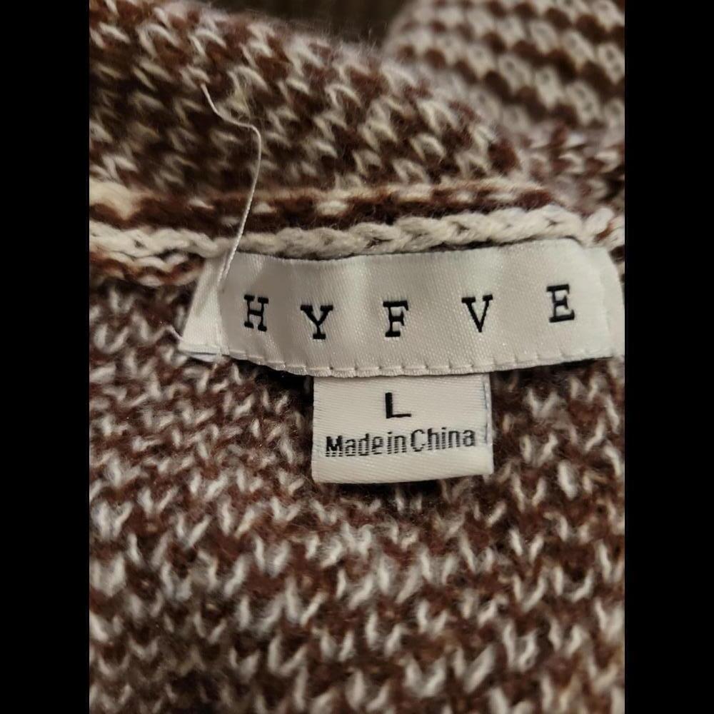NWT HYFVE Large brown & white chevron cardigan sweater - Picture 3 of 4